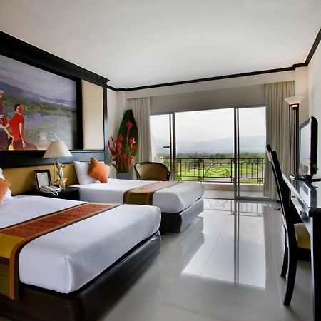 נאקון נאיוק Royal Hills Golf Resort & Spa מראה חיצוני תמונה