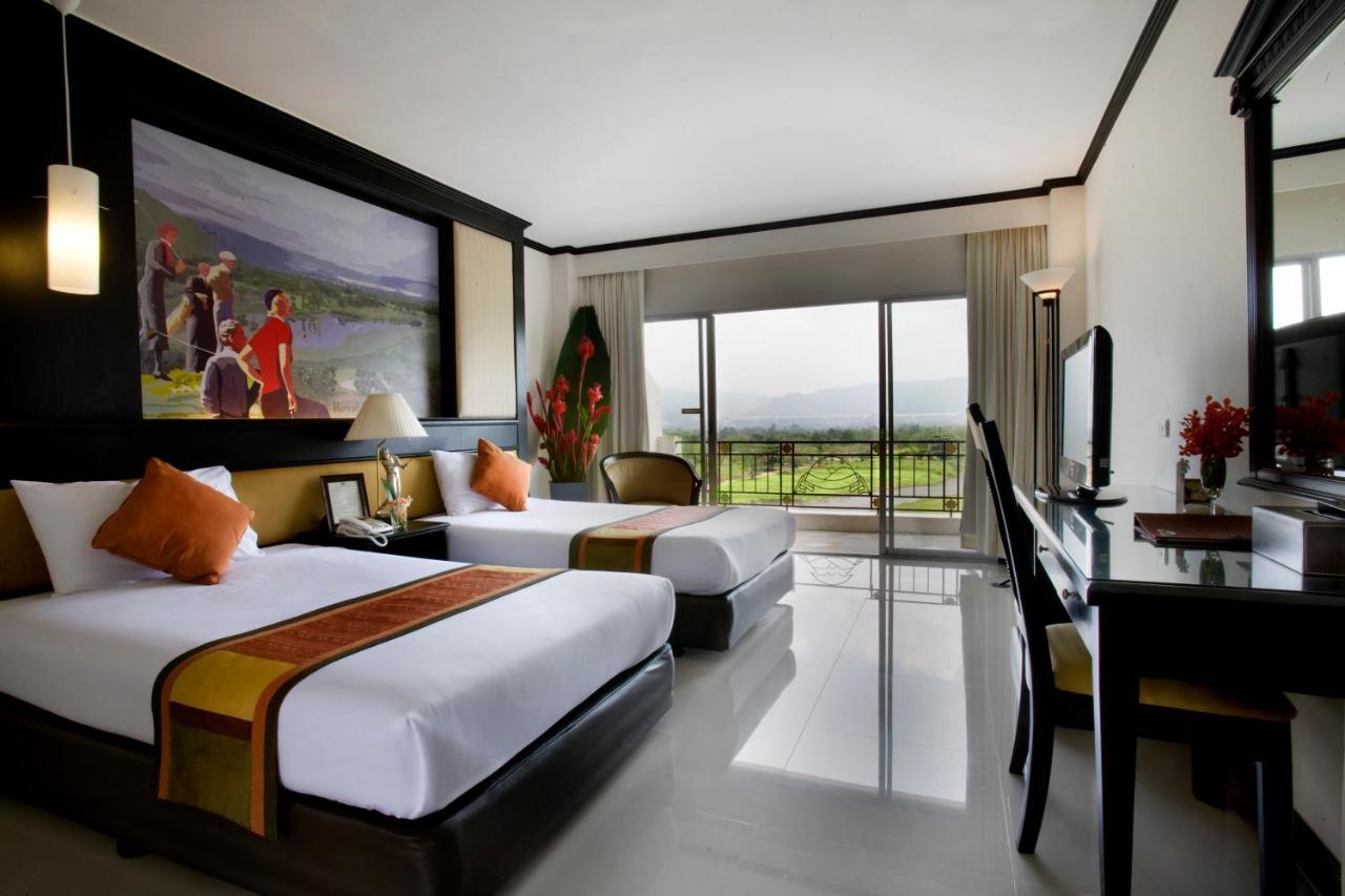 נאקון נאיוק Royal Hills Golf Resort & Spa מראה חיצוני תמונה