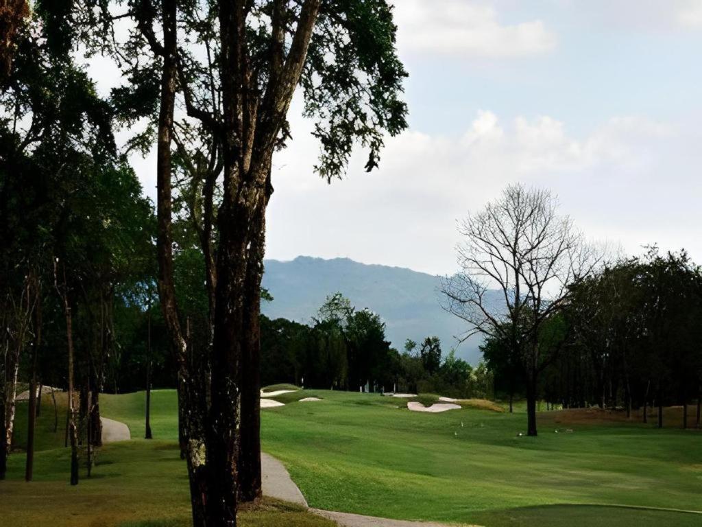 נאקון נאיוק Royal Hills Golf Resort & Spa מראה חיצוני תמונה