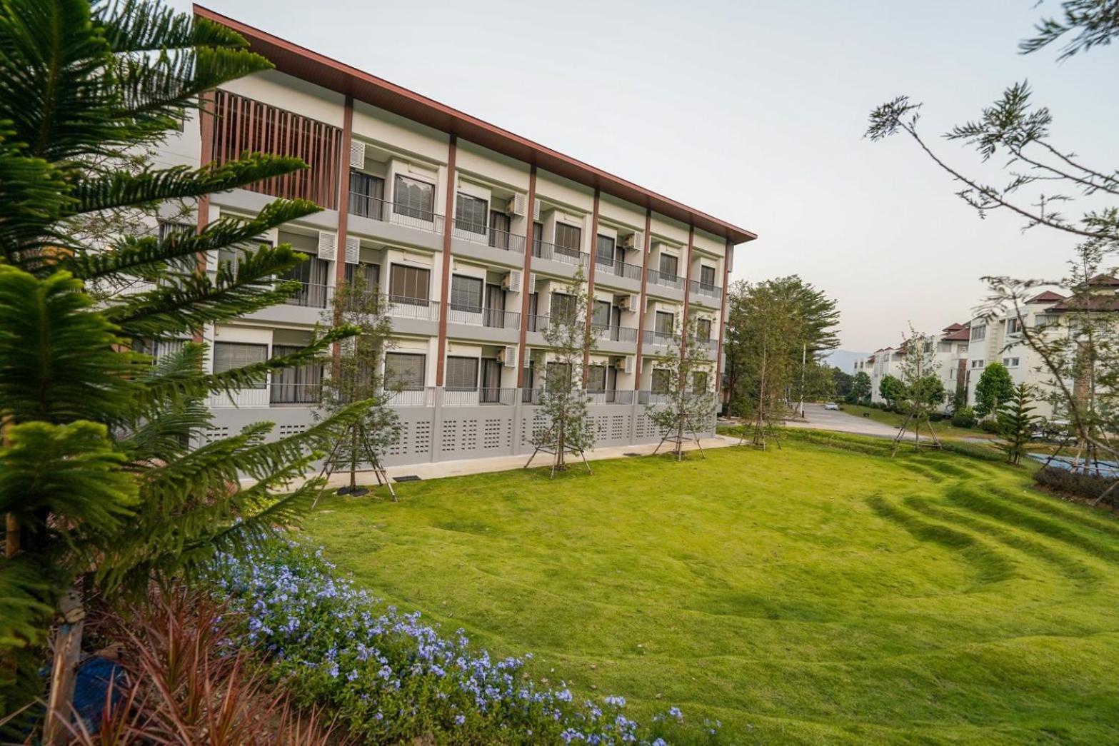 נאקון נאיוק Royal Hills Golf Resort & Spa מראה חיצוני תמונה