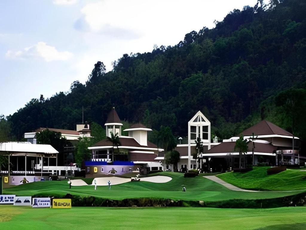 נאקון נאיוק Royal Hills Golf Resort & Spa מראה חיצוני תמונה