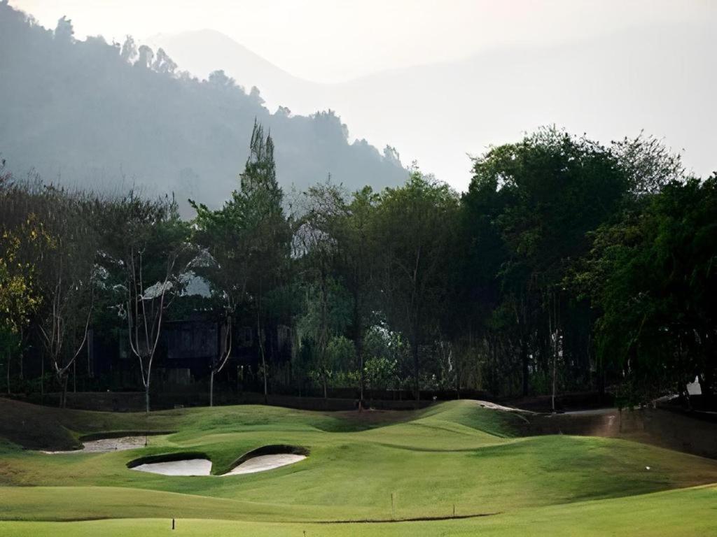 נאקון נאיוק Royal Hills Golf Resort & Spa מראה חיצוני תמונה
