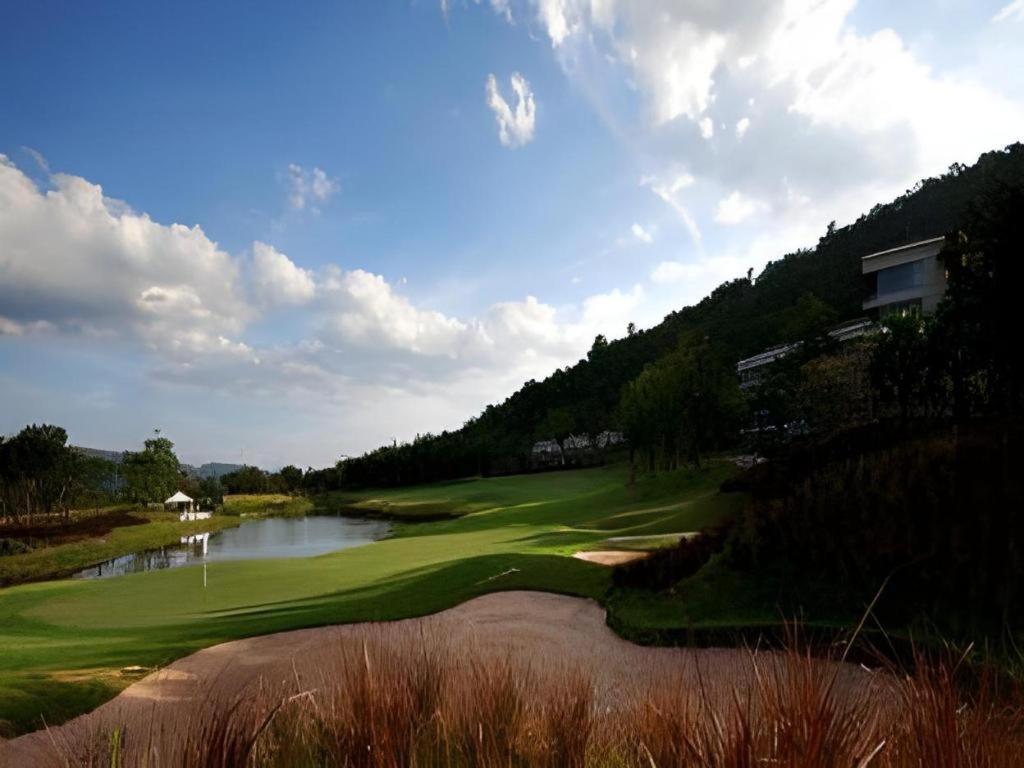 נאקון נאיוק Royal Hills Golf Resort & Spa מראה חיצוני תמונה