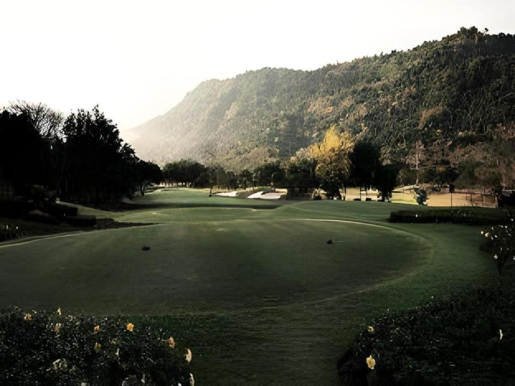 נאקון נאיוק Royal Hills Golf Resort & Spa מראה חיצוני תמונה