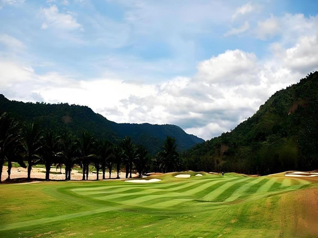 נאקון נאיוק Royal Hills Golf Resort & Spa מראה חיצוני תמונה
