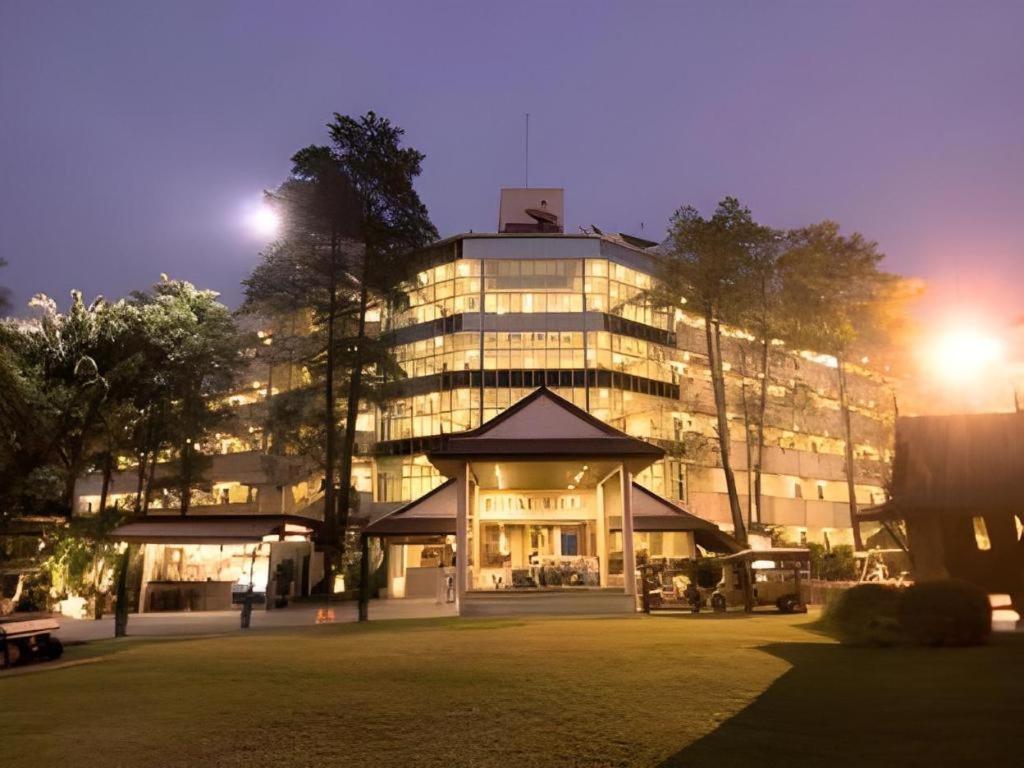נאקון נאיוק Royal Hills Golf Resort & Spa מראה חיצוני תמונה