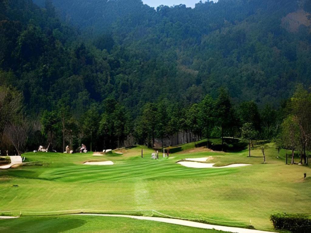 נאקון נאיוק Royal Hills Golf Resort & Spa מראה חיצוני תמונה
