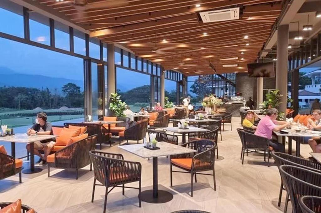 נאקון נאיוק Royal Hills Golf Resort & Spa מראה חיצוני תמונה